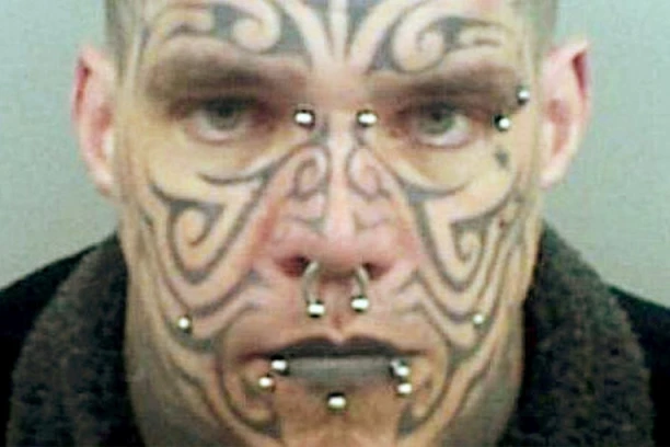 SILOVAO, PRETIO, VEZIVAO I MUČIO DEČAKA ČAK ŠEST GODINA! Stefana konačno stigla zaslužena kazna! SUD DONEO PRESUDU, OGLASIO SE I INSPEKTOR KOJI JE VODIO SLUČAJ!