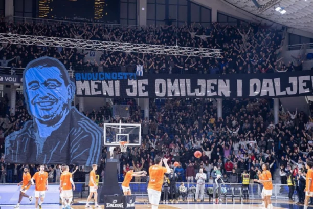 "MILOJE, MILOJE" GRMELO HALOM U PODGORICI! Posle PARTIZANA još jedan Dejanov bivši klub se GROMOGLASNO OPROSTIO od njega!