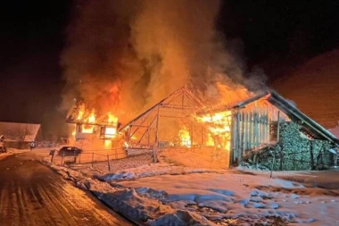 TRI MALA TELA PRONAĐENA NA ZGARIŠTU! Potresna objava majke Tanje  koja je izgubila dve ćerke (6 i 7) i sina (9) u požaru u Švajcarskoj! SVI PLAČU! (FOTO)