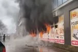 DRAMATIČNO I U SARAJEVU: Vatrena stihija "guta" pijacu Heco, vatrogasci se bore sa jezivim plamenom (VIDEO)
