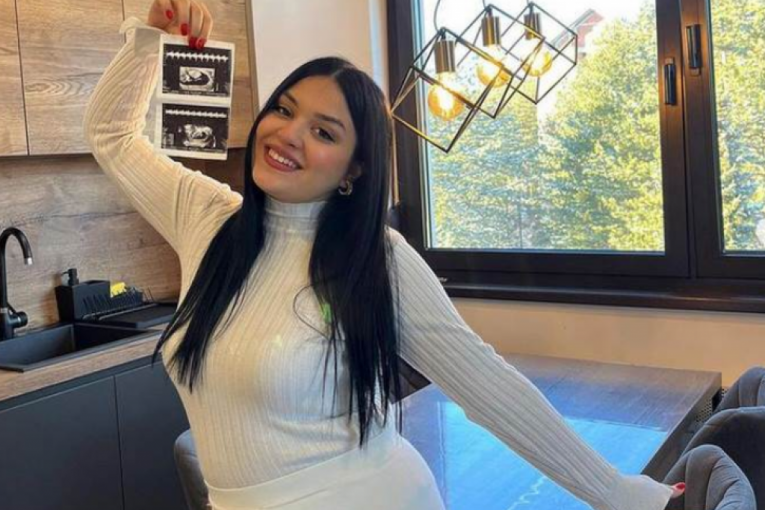 Trudna pevačica iz Zvezda Granda