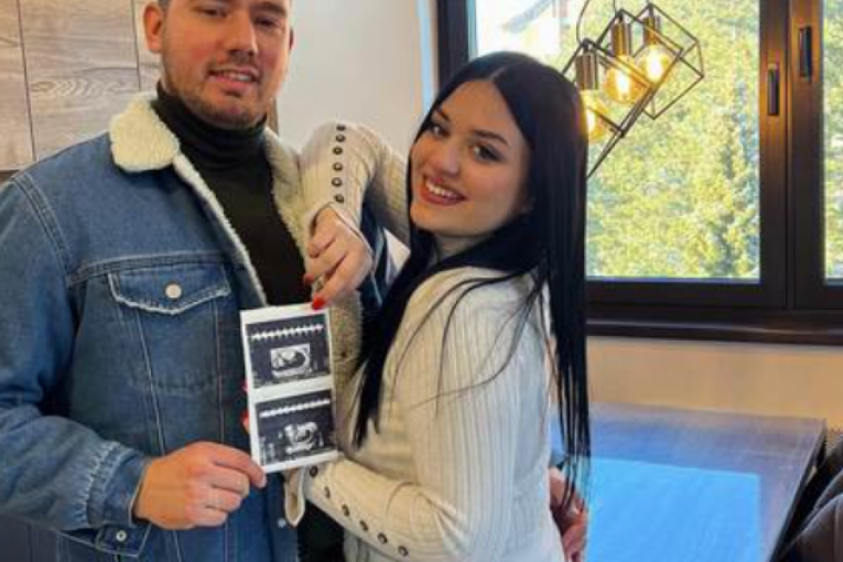 Anđela Kačar i njen izabranik čekaju dete