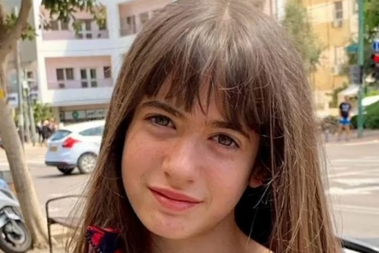 MIA (14)  SE UBILA ZBOG LAŽNIH GOLIŠAVIH SLIKA NA DRUŠTVENIM MREŽAMA! Roditeljima ostavila jezivo oproštajno pismo i poručila im: "VOLIM VAS, DOBRO STE ME VASPITAVALI, ALI NE MOGU VIŠE"!