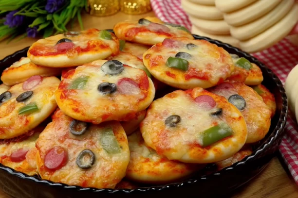 RECEPT ZA NAJBRŽE MINI PICE: Spremaju se za svega 20 minuta, a nestaju dok trepnete!