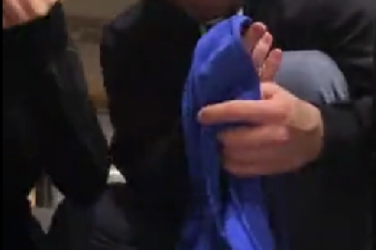 Ema Radujko i Desingerica razvukli njen donji veš 5. deo