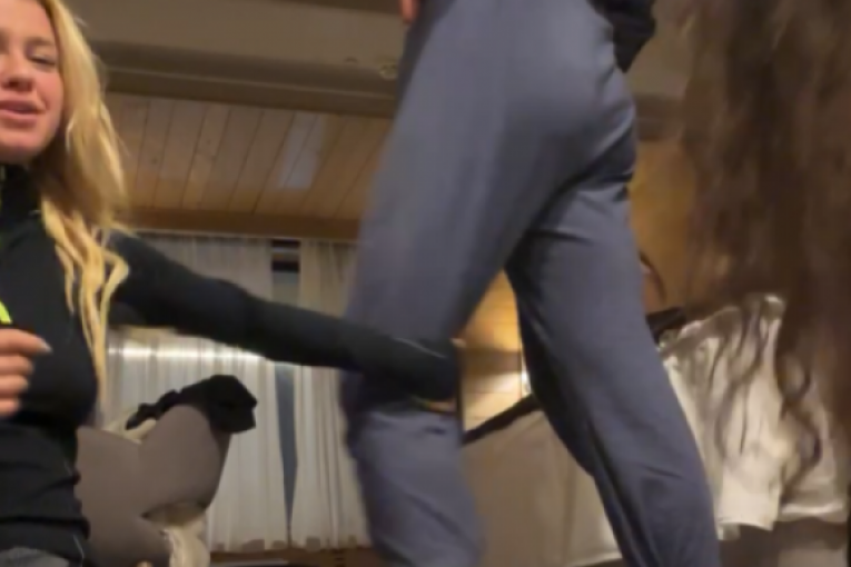 Ema Radujko i Desingerica razvukli njen donji veš 4. deo