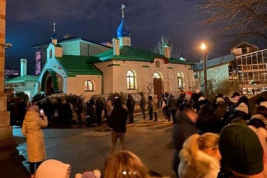 NEVEROVATNA GUŽVA ISPRED RUSKE CRKVE U BEOGRADU! Evo i šta se dešava! (FOTO)