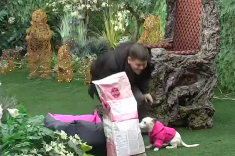 Uroš Stanić Elita dobio psa za Janjuša