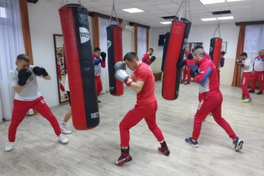 BOKSERI I BOKSERKE SRBIJE NA ZLATIBORU: "Glavni ciljevi EP i još viza za Pariz!