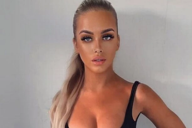 POZVALA JE MAJSTORA I ZABORAVILA ŠTA JE OSTAVILA U KUPATILU ZA SOBOM: Kada je shvatila da je video, reakcija je bila URNEBESNA