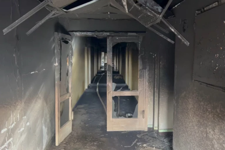 STRAVIČAN PRIZOR: Ovako izgleda unutrašnjost bolnice "Čigota" nakon požara (FOTO)