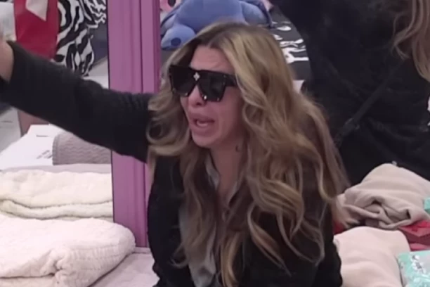 SESTRU I MENE TERORIŠU KAO DA SMO KRIMINALCI! Aneli puca pod pritiskom, hoće napolje iz rijalitija?! (FOTO)