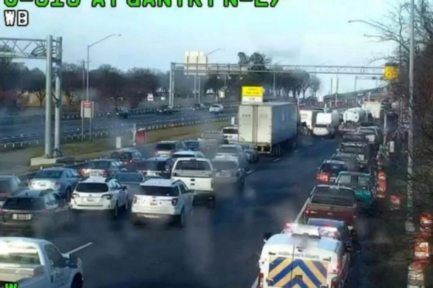 JEZIV LANČANI SUDAR NA POZNATOM MOSTU: 40 vozila u udesu na mostu, povređeno 13 osoba!