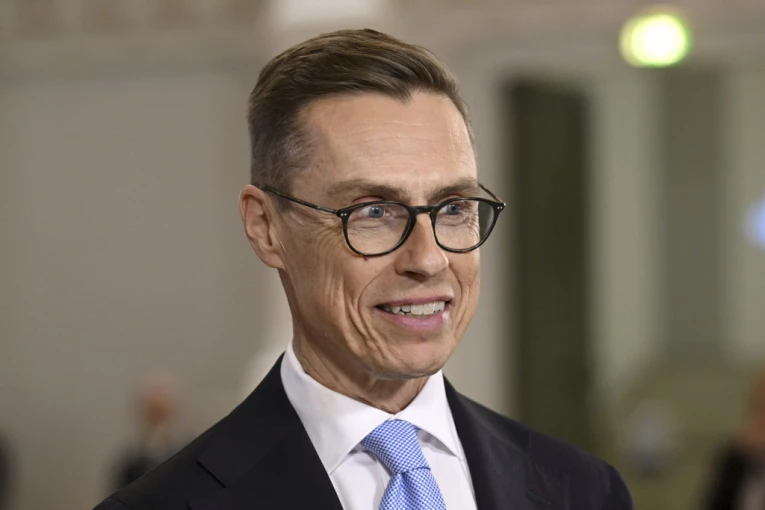 ZNA SE KO JE PRVI U PREDSEDNIČKOJ TRCI! Umereni desničar pobednik na izborima u državi koja je nova članica NATO!
