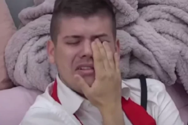 MONSTRUOZNE REČI! Ša nastavio da URNIŠE Uroša, pa spomenuo njegovog OCA - svi su se ZGROZILI zbog onoga što mu je rekao!