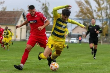 DILEME VIŠE NEMA: Provereni napadač ima novi klub - umesto borbe za opstanak, sledi pohod ka vrhu tabele!