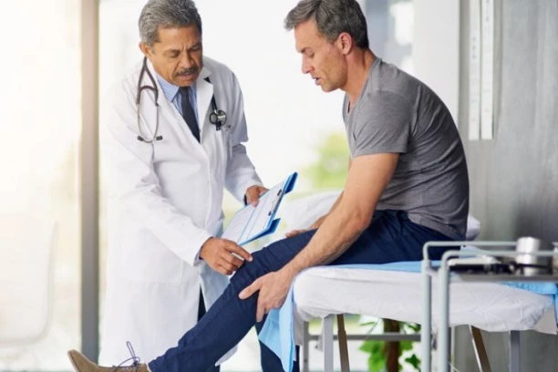 OVA GRUPA LJUDI NE SME DA SPAVA U ČARAPAMA: Hirurg UPOZORAVA da tako možete izazvati TEŠKU komplikaciju!