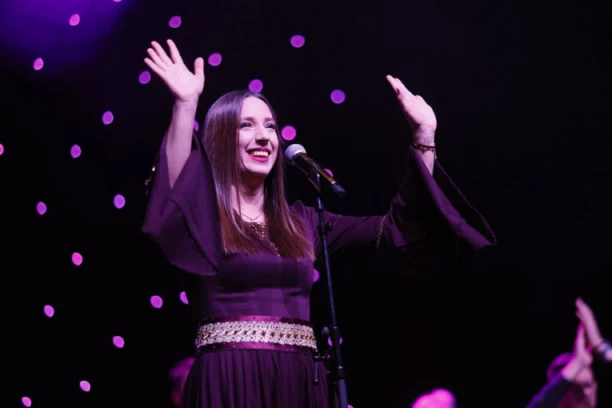 VESELI SE SRPSKI RODE: Danica Crnogorčević održala koncert u Beogradu, publika je pozdravila OVACIJAMA!