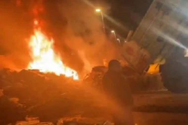 PARIZ GOREO I TEK ĆE GORETI! Poljoprivrednici PALILI MAGACINE, policija sa oklopnim vozilima na ulicama, a evo šta se SADA SPREMA! (VIDEO)