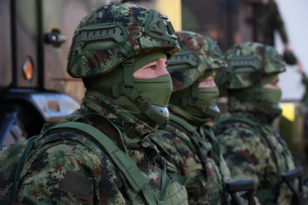VOJSKA SRBIJE UDARILA NA OZBILJNOG NEPRIJATELJA: U MIONICI teškom mehanizacijom vojnici čiste nanose!