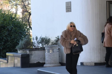 JOVANA JEREMIĆ TUŽILA BIVŠU ZADRUGARKU: Voditeljka završila na SUDU, otkriveni svi detalji TUŽBE!