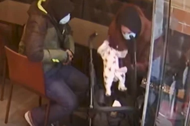 POSLEDNJI SNIMAK MALE VIKTORIJE! Majka je drži u krilu u ćevabdžinici, dva meseca kasnije pronađena MRTVA U KONTEJNERU! (VIDEO)