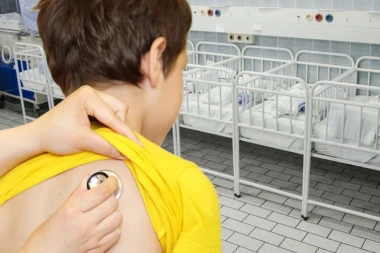 ČETIRI BEBE U SRBIJI UMRLE OD VELIKOG KAŠLJA! Alarmantna situacija!