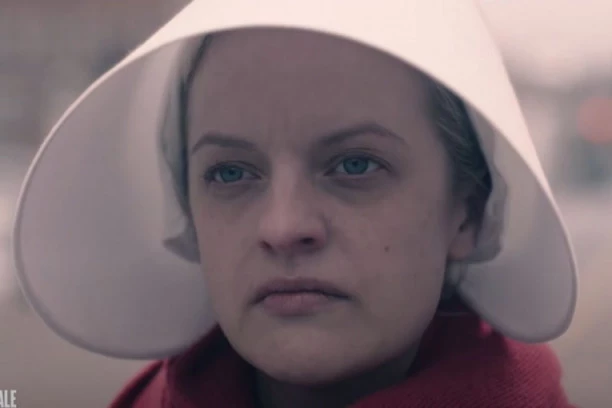 ŠUŠKA SE, ŠUŠKA: Zvezda serije "Sluškinjina priča" potvrdila SREĆNE VESTI!