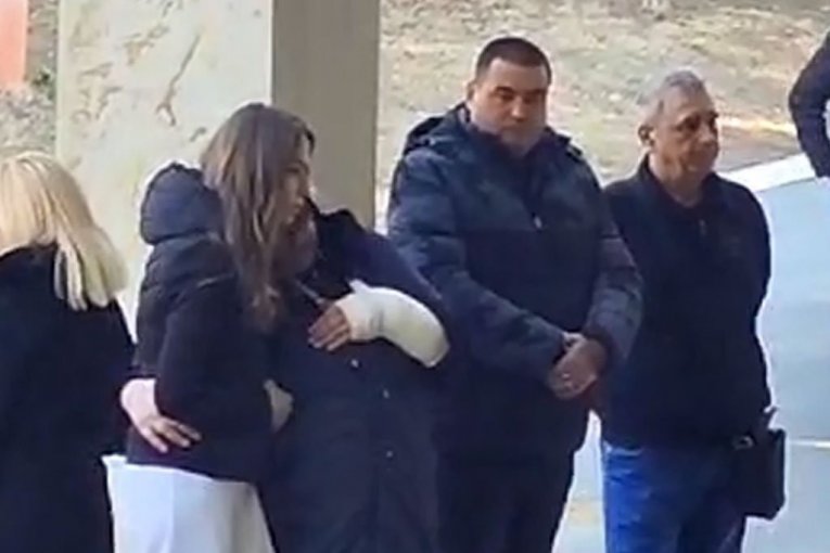 Dijana Hrkalović i Zorica Marković