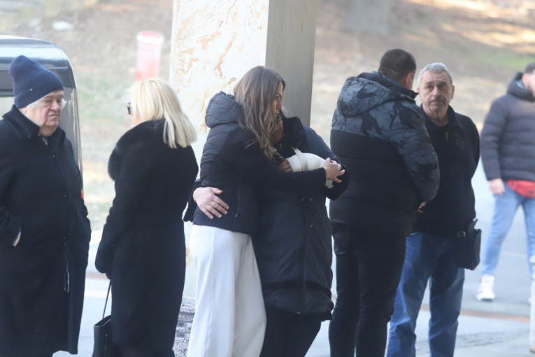 Dijana Hrkalović i Zorica Marković