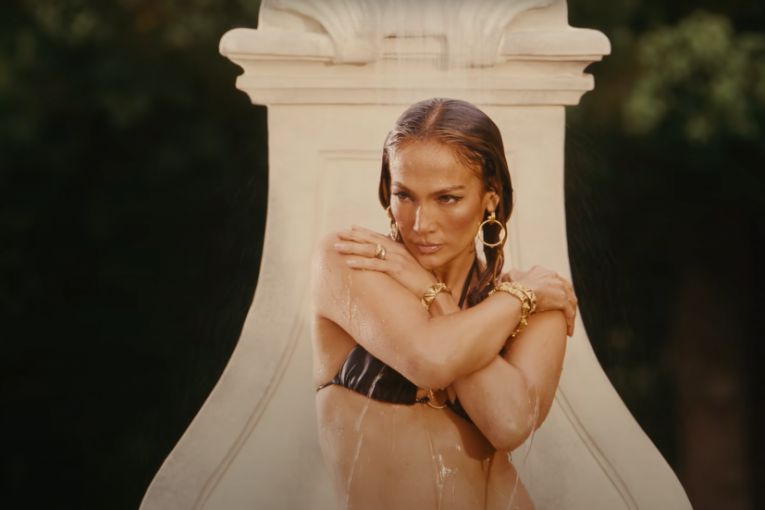 Dženifer Lopez u bikiniju