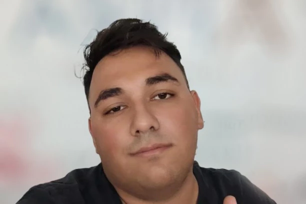 BIVŠEM ZADRUGARU POZLILO NAKON OPERACIJE: Procurila fotka iz bolničkog kreveta!