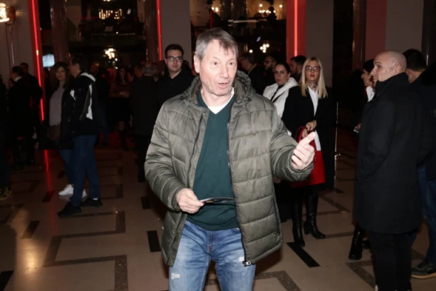 PAPARACO MOKE SLAVNIĆA: Od Zvezdana ni traga, ni glasa, a evo gde smo UHVATILI njegovog oca! (FOTO)