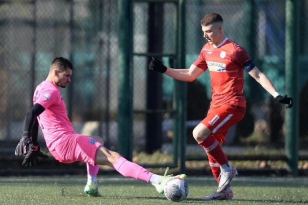 "TRAKTORISTI" OPOMENULI "OKLOPNIKE": Fudbaleri IMT-a izdejstvovali pobedu protiv borbenog Smedereva 1924! (FOTO GALERIJA)