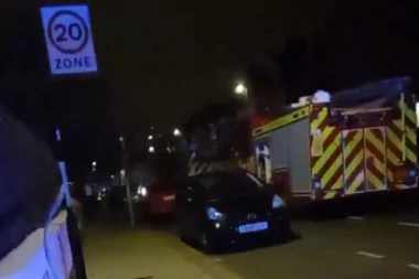 MUŠKARAC U BEKSTVU NAKON NAPADA KISELINOM! Povređeno devetoro ljudi, među njima i DVOJE DECE! (VIDEO)