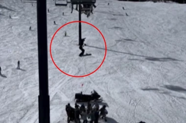 HOROR SNIMAK! Devojka ispada iz žičare, spasici razvlače mrežu da je uhvate! PUŠTA SE, LETI I MAŠI... (UZNEMIRUJUĆI VIDEO)