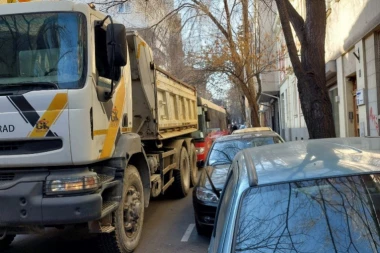 KOLONE NA MOSTOVIMA, ZASTOJI NA AUTO-PUTU! Jutro u Beogradu počelo ozbiljnim gužvama - OVO su kritični delovi grada! (FOTO)
