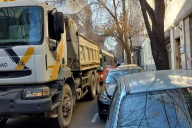 KOLONE NA MOSTOVIMA, ZASTOJI NA AUTO-PUTU! Jutro u Beogradu počelo ozbiljnim gužvama - OVO su kritični delovi grada! (FOTO)