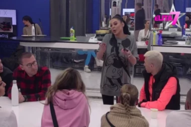 NIJE HTELA NI DA MU PRIĐE! Evo šta je Maja uradila nakon Janjuševog povratka u Elitu! Sve primetili cimeri! (FOTO)