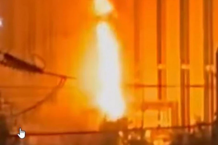 PLAMEN OPKOLIO GOSTE, ČULA SE SAMO VRISKA: Požar na karnevalu, ima povređenih!