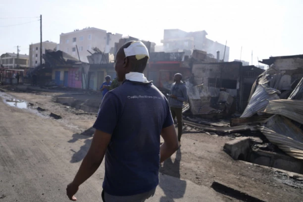 VIŠE POGINULIH I NAJMANJE 300 POVREĐENIH U STRAVIČNOJ EKSPLOZIJI PLINSKIH BOCA! Stravični prizori, razrušene zgrada, firme, automobili, LJUDI BEŽE I VRIŠTE! (FOTO)