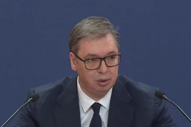 ALEKSANDAR VUČIĆ ČESTITAO KOMAROVU! "Pravi borci NIKAD ne ODUSTAJU"