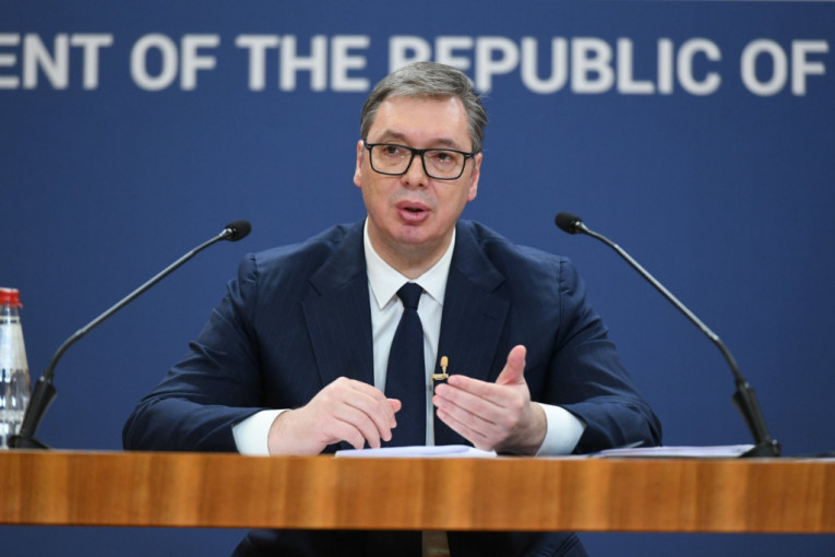 SRBIJA TRAŽI HITNU SEDNICU SAVETA BEZBEDNOSTI UN! Vučić o najnovijem stanju u južnoj pokrajini: NAPADNUTE SVE ENKLAVE, EVRO NIJE ZAKONSKO SREDSTVO PLAĆANJA NA KOSOVU! (VIDEO)