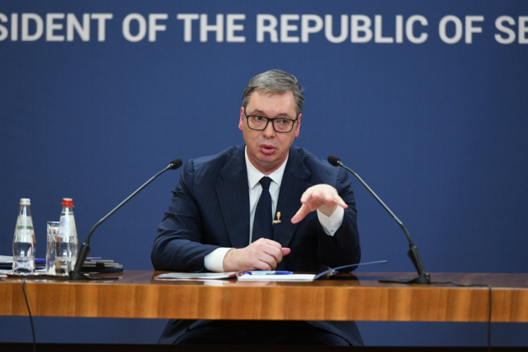 VUČIĆ TRAŽIO POVEĆANJE PLATA ZA OVE RADNIKE: "Vlada i da pozove misiju OEBS i ODIHR da prisustvuju lokalnim izborima!"