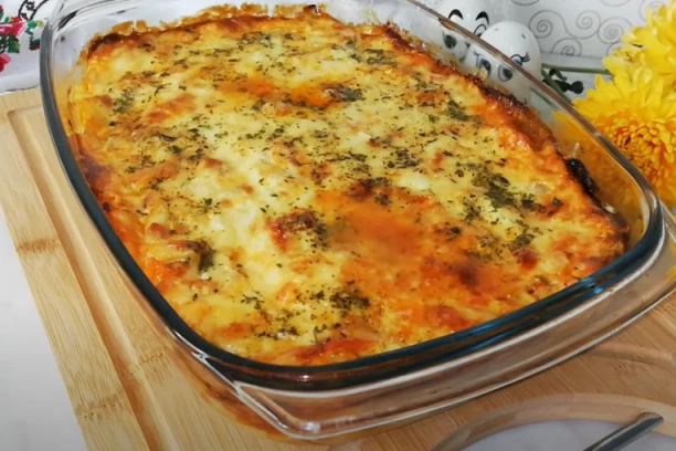 ZAPEČENA BORANIJA SA PAVLAKOM: Jelo za koje se traži tanjir više, omiljeni ručak SVIM generacijama!