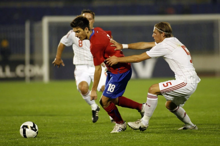 DETONACIJA: Nekadašnji reprezentativac se nakon 17 godina vraća u klub - ponovo će poneti opremu crveno-belih boja! (FOTO GALERIJA)
