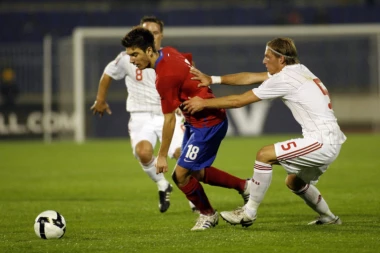 DETONACIJA: Nekadašnji reprezentativac se nakon 17 godina vraća u klub - ponovo će poneti opremu crveno-belih boja! (FOTO GALERIJA)