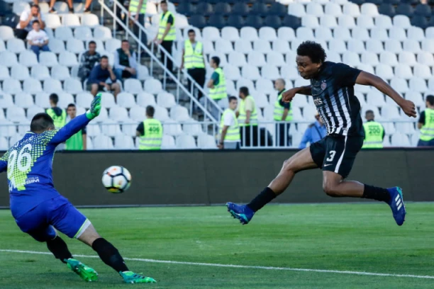 POJAČANJA SE REĐAJU KAO NA TRACI: Iskustvo će biti ključno u borbi za šampionski pehar - provereni igrač se vratio u nekadašnji klub!