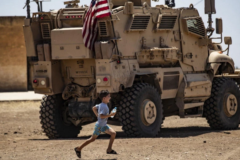 TEPIH PROJEKTILA PREKRIO NEBO NAD SIRIJOM I IRAKOM! Oglasila se Amerika nakon napada, OVO je bila meta!