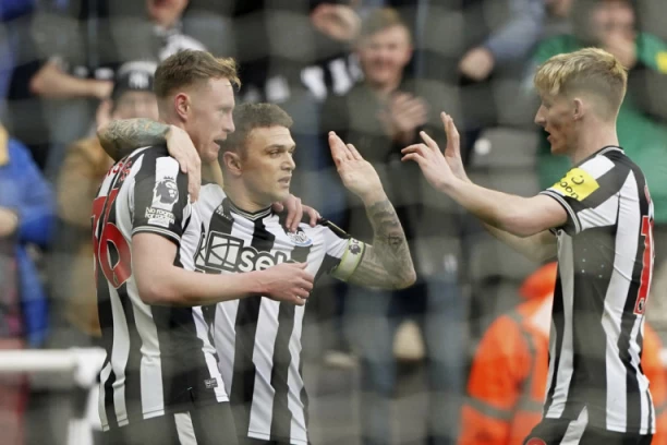 PLJUŠTALI GOLOVI U PREMIJER LIGI! Ludilo na Sent Džejms parku!  Na tri meča - 17 pogodaka! (VIDEO)